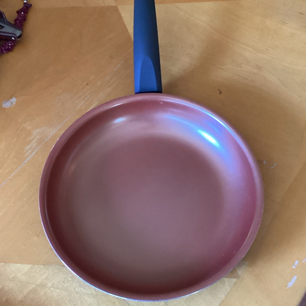 Copper Frying Pan with Black Handle